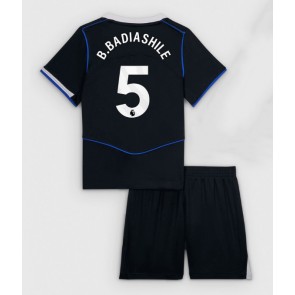 Chelsea Benoit Badiashile #5 Tredjetrøje Børn 2025-26 Kortærmet (+ Korte bukser)